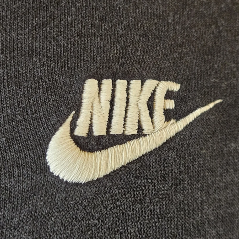 Nike Men's Black Hoodie Medium